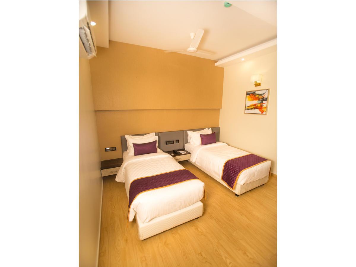 St Parklane Airport Hotel
